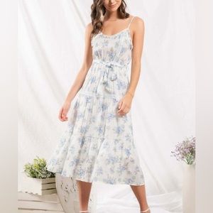 Mine nwt white blue floral tiered midi dress w lace detail